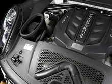 画像をギャラリービューアに読み込む, Porsche Macan 2.0T Carbon Fiber Cold エアーインテイク
